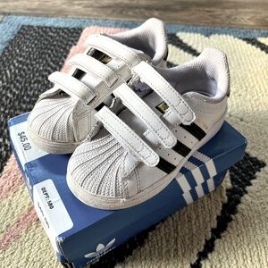 Adidas Superstar CF white and black toddler size 8